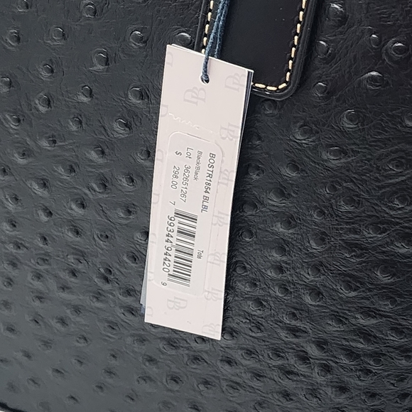 Signature Large Zip tote bag from Dooney & Bourke - Picture 9 of 14